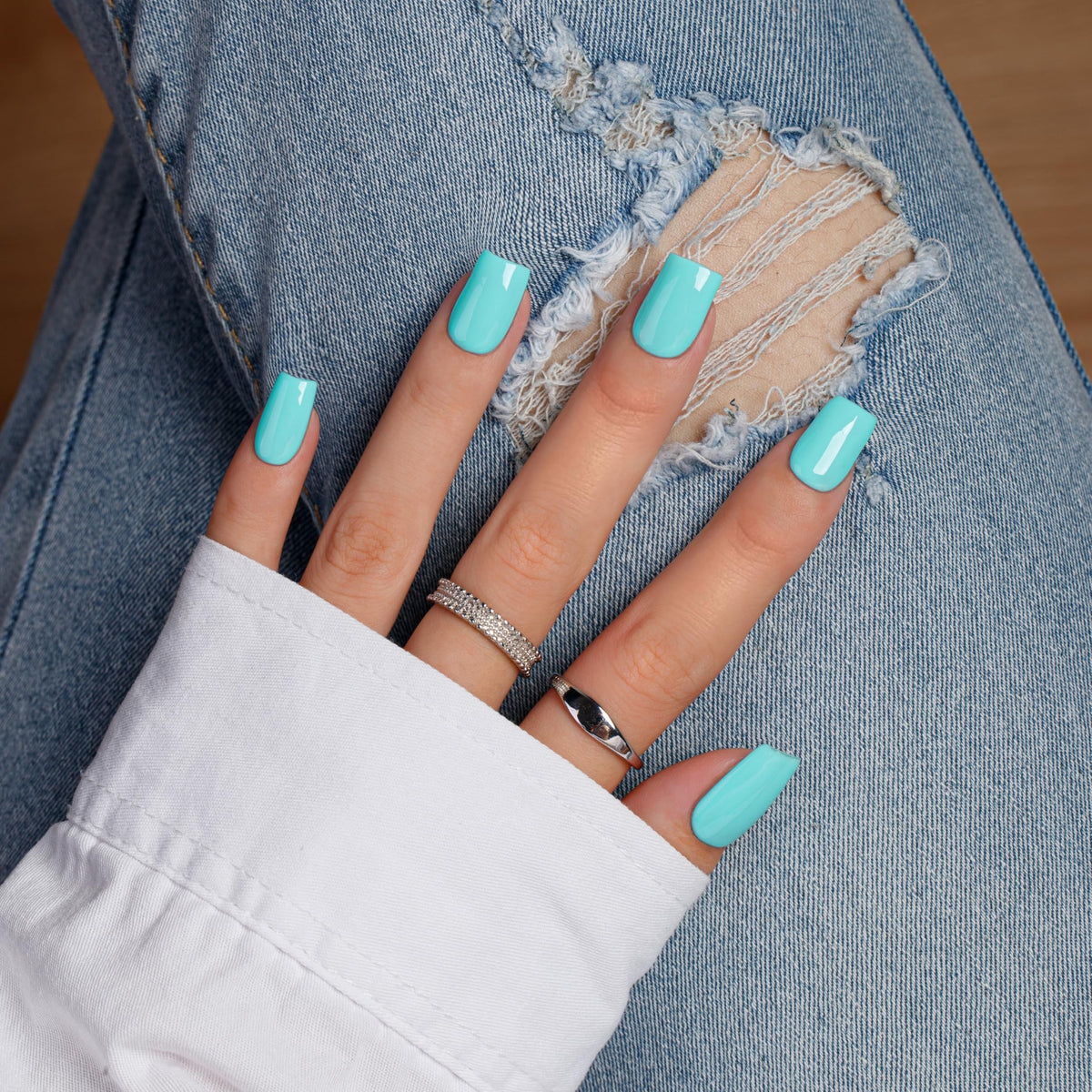 KQueenest Teal Blue Press on Nails Short Medium Square, Short False Nails, Glossy Turquoise Blue Fake Nails Press ons, Natural Fit, Coffin Reusable Gel Stick on Nail for Women 28 Pcs