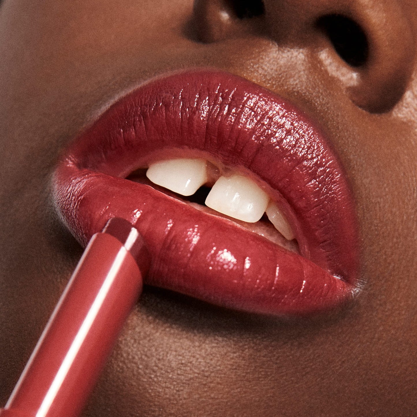 3INA MAKEUP - The Color Lip Glow 279 - Brown Red Colour Lip Balm with Shea Butter to Moisturise the Lips - Shiny and Glowy Colour Lipstick - Highly Pigmented Lip Colour