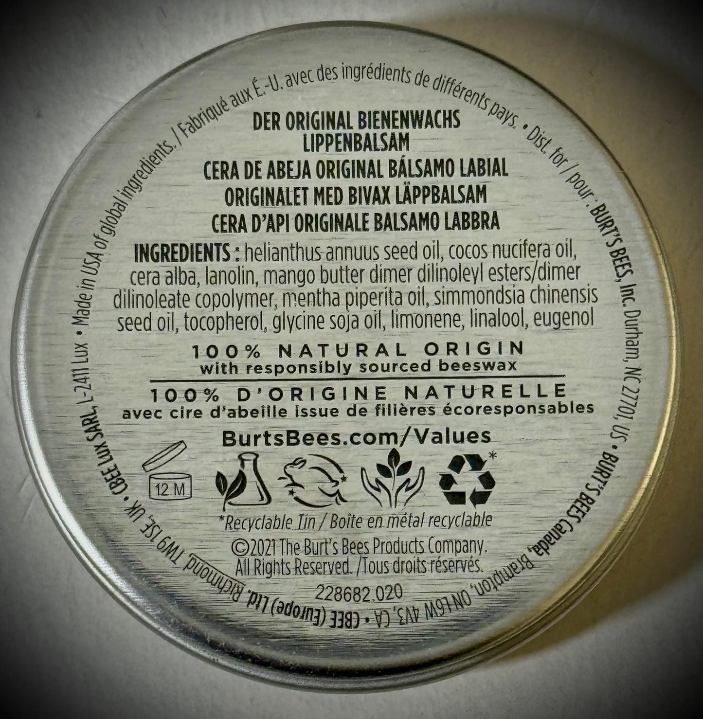 Burt's Bees Moisturizing Retro Lip Balm Tin with Vitamin E & Peppermint - The Original Beeswax Lip Balm - 8.5g / 0.3oz - Made in U.S.A. - It's like a minty chill pill for dry lips