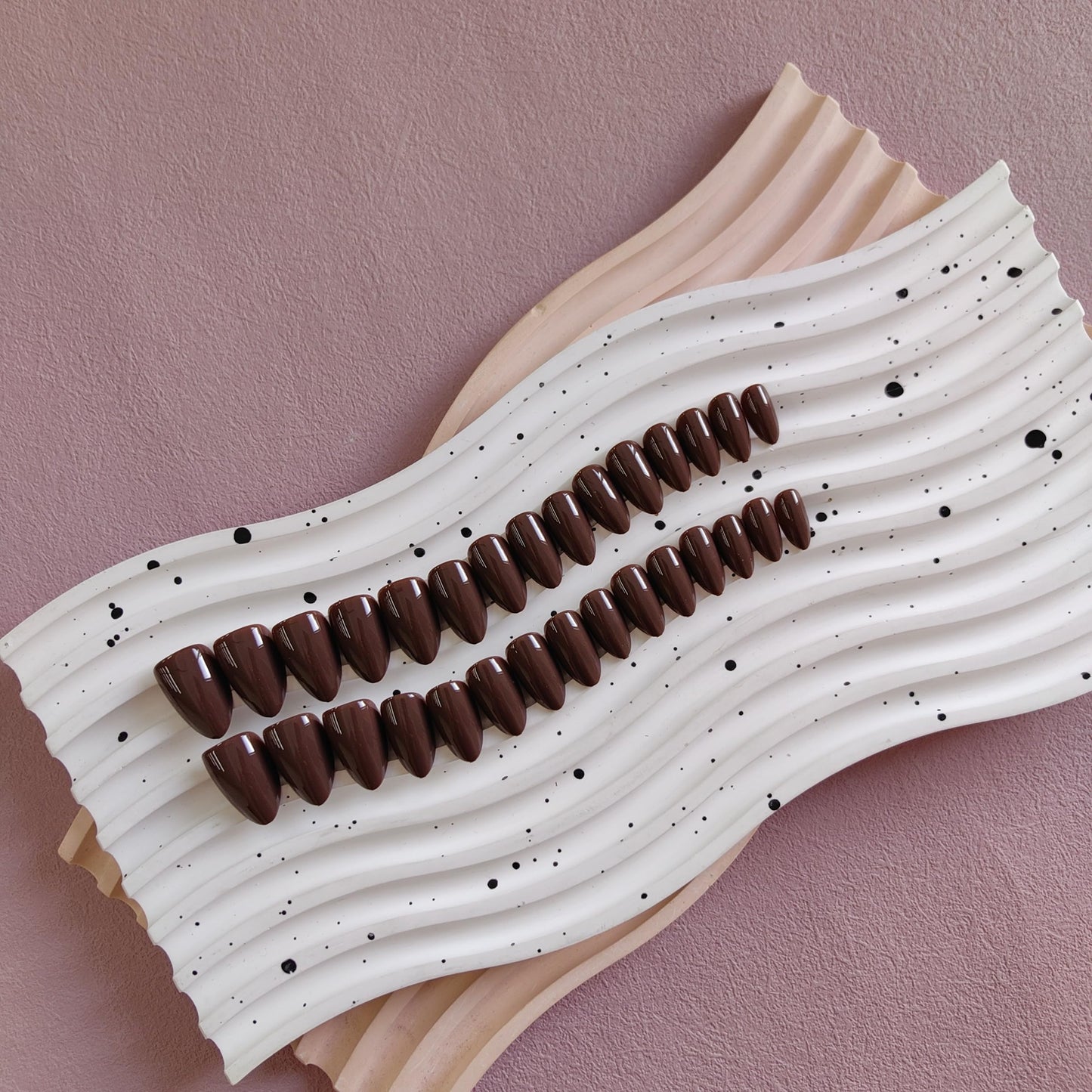 KQueenest 30 Pcs Acrylic Press on Nails Short Almond, Dark Brown False Nails Short Almond, Glossy Solid Color Stiletto Fake Nails Set, Reusable Natural Gel Stick on Nail for Women Finger Daily Wear