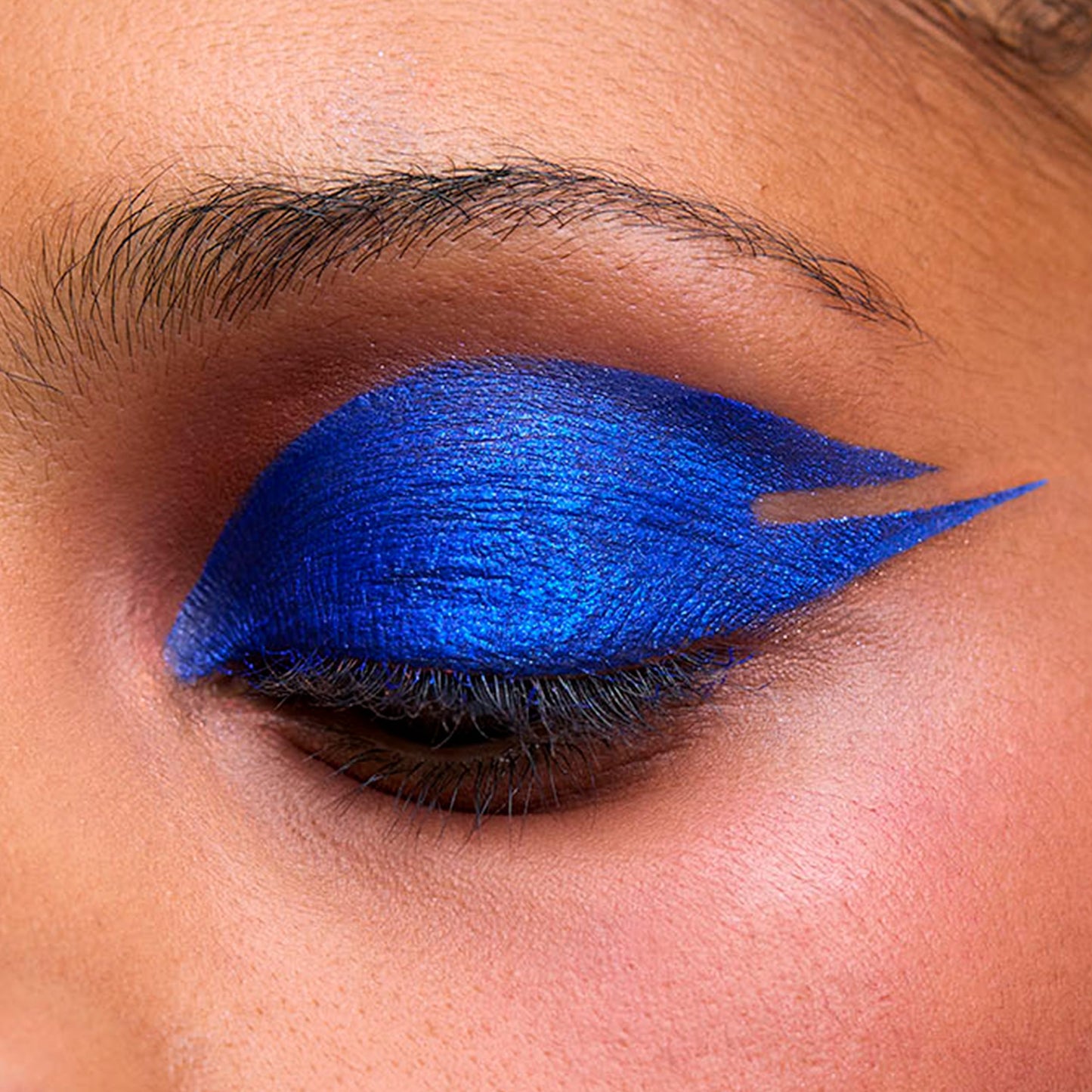 3INA MAKEUP - The 24H Color Liquid Eyeshadow 850 - Electric Blue Liquid Eyeshadow - 24H Long-Wearing Waterproof Formula