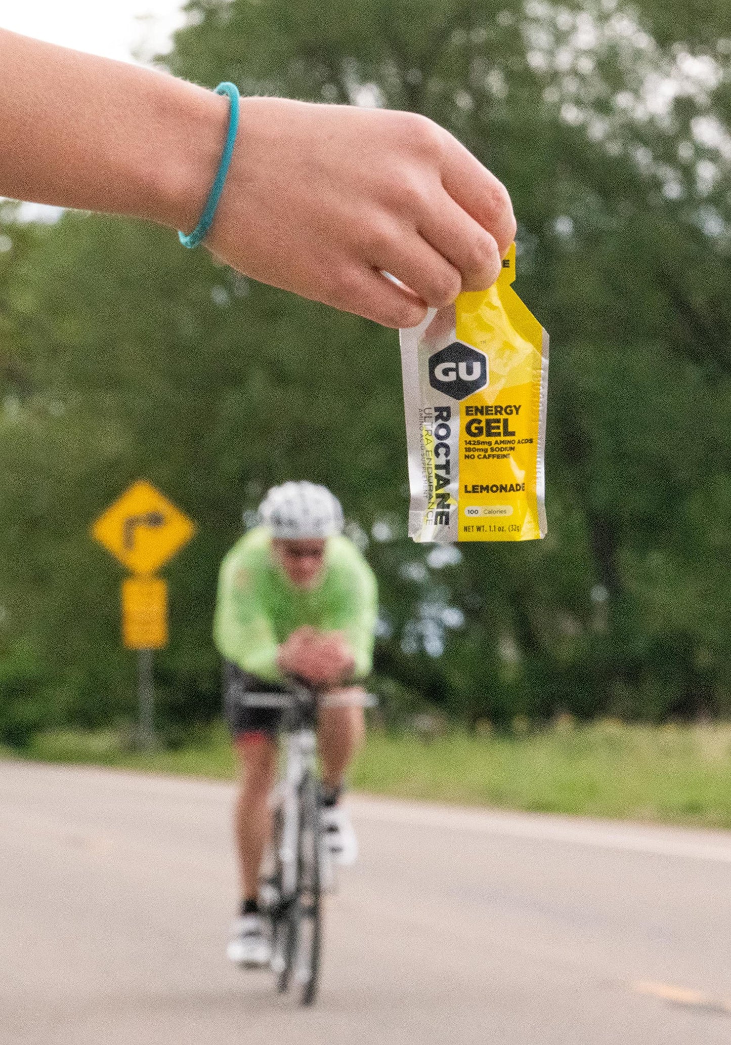 GU Gu Energy Roctane Energy Running Gels - 4 Gel Taster Pack - Sports Energy Gels For Running, Cycling, Triathlon (4 x 32g Sachets) (Lemonade)