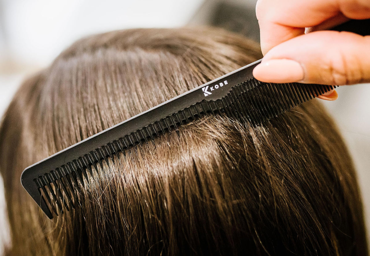Kobe Professional Carbon Fibre Comb, Compact Carbon Comb, Coarse Fine 2 Teeth sizes, Shatter-Proof, Anti-Static, Barbers, Salon Hairdresser Hair Care Tools For Men And Women, Super strong 18cm